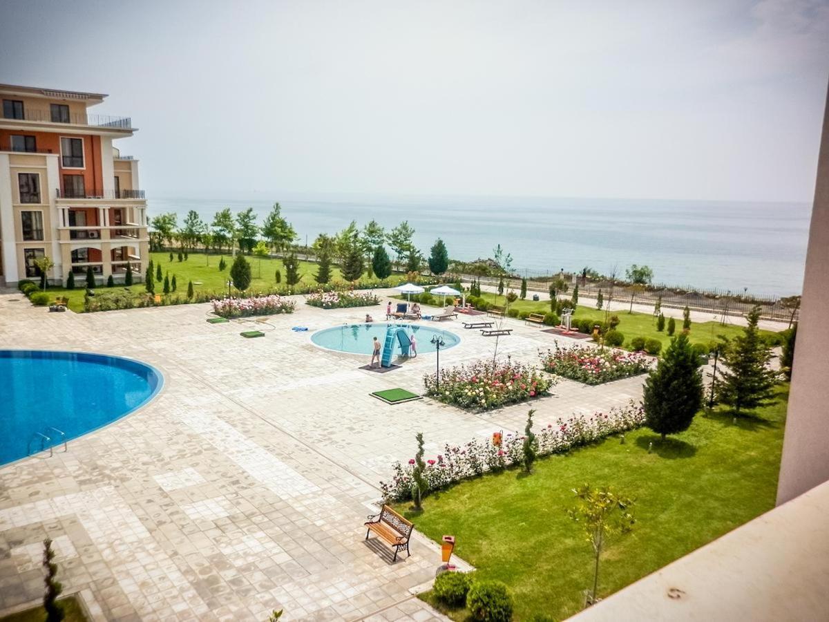 Premier Fort Beach - Premium Apartments Свети-Влас Экстерьер фото